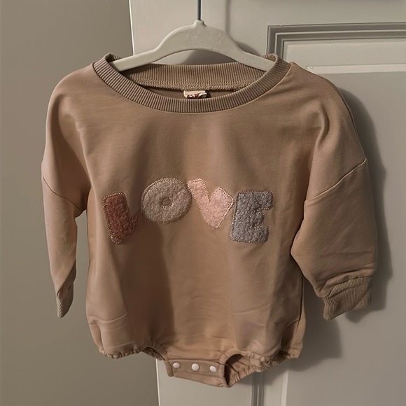 Love Bubble onesie 12 months NWOT - Picture 1 of 1
